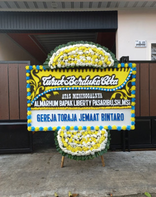 Papan Bunga Duka di Medan Selayang